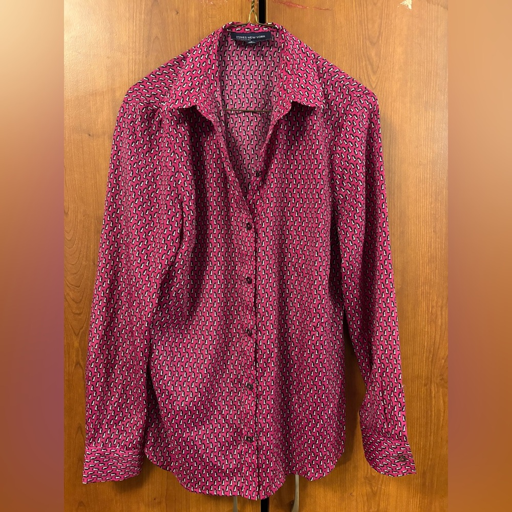 Jones New York Pink Blouses – Penguin Print & Abstract Pattern – Size M